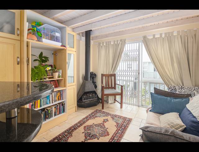 2 BEDROOM APARTMENT SOLD IN BLOUBERG SANDS